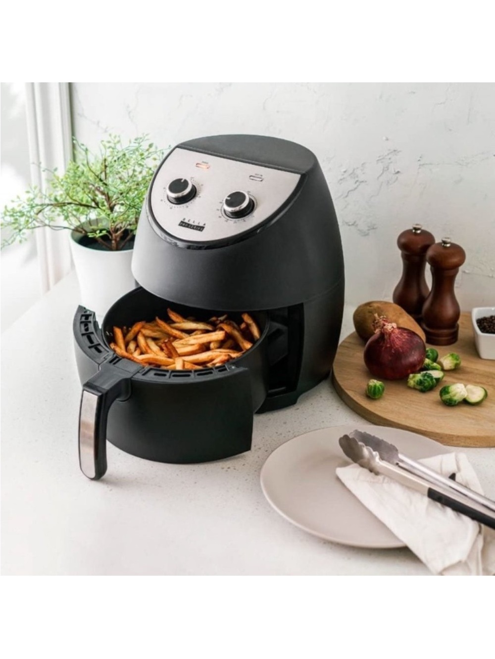 New Bella Pro Series 4.2 qt Air Fryer - Matte Black Broil Bake Reheat Fast Cook